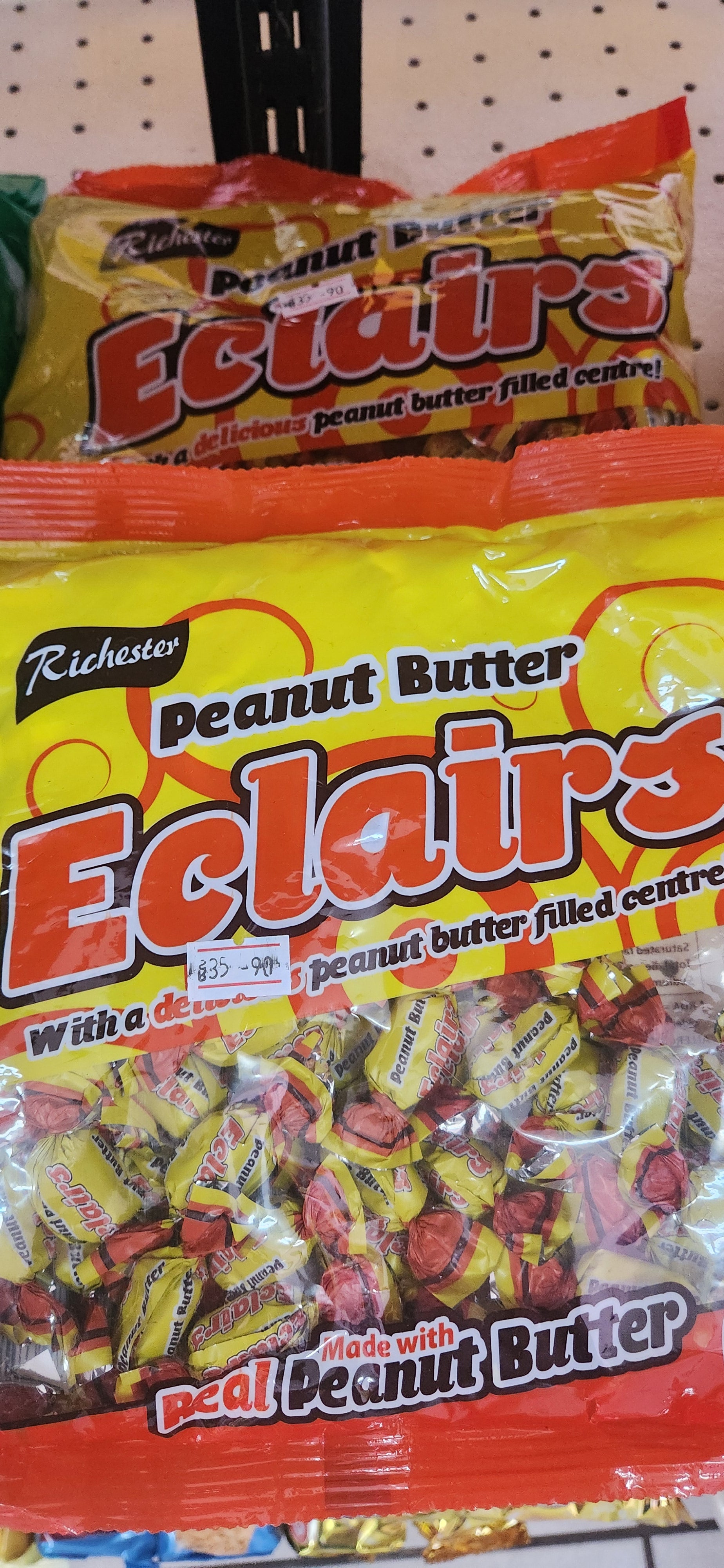 100âs Royal Eclairs Peanut